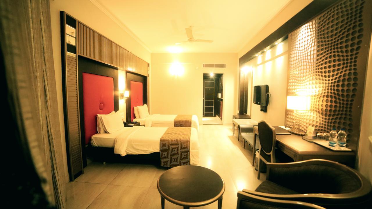 The Amayaa Hotel Varanasi Exterior photo